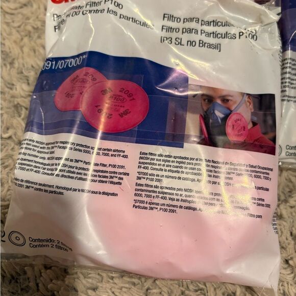 3M Half Facepiece Respirator with Filters - Picture 4 of 4